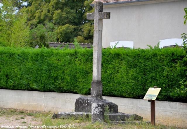 Croix monumentale de Bulcy