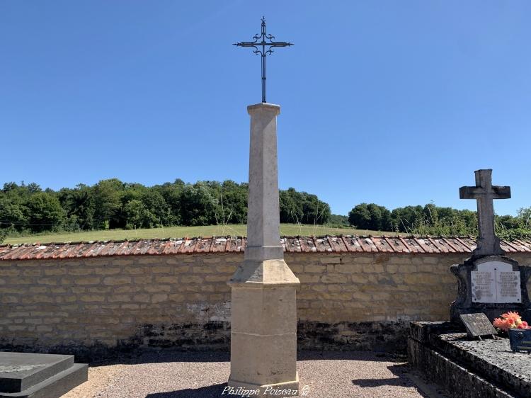 croix du cimetière de Nolay