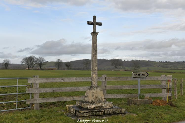 Croix de carrefour de Chenizot