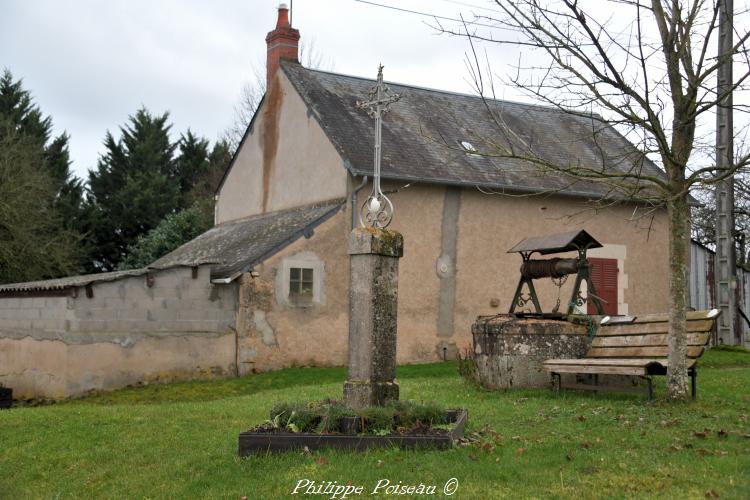 La croix du Hameau de Vilaine un patrimoine