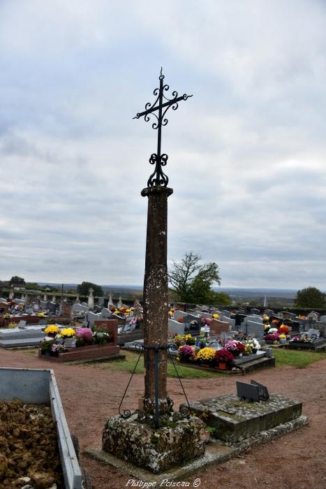 Croix du cimetière de Cervon 