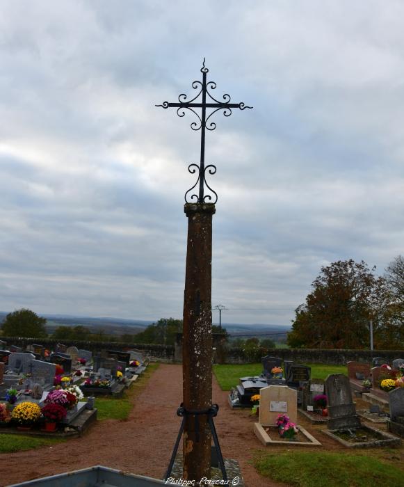 Croix du cimetière de Cervon 