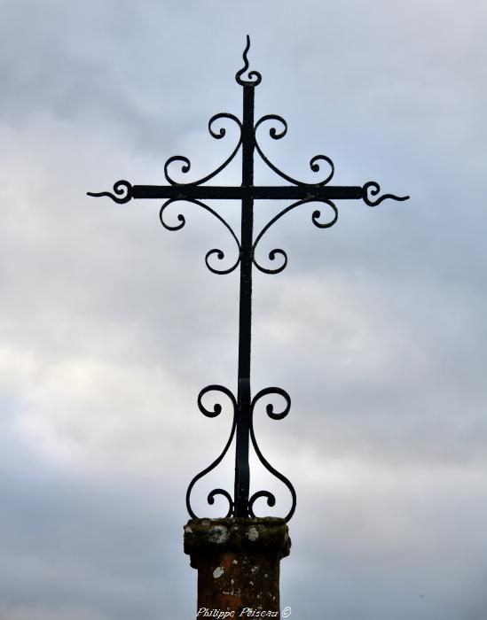 Croix du cimetière de Cervon un patrimoine