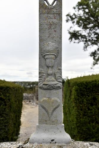 Croix du cimetière d'Isenay