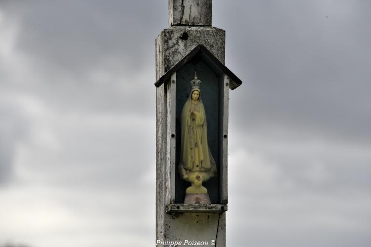 Croix du village de Cherault