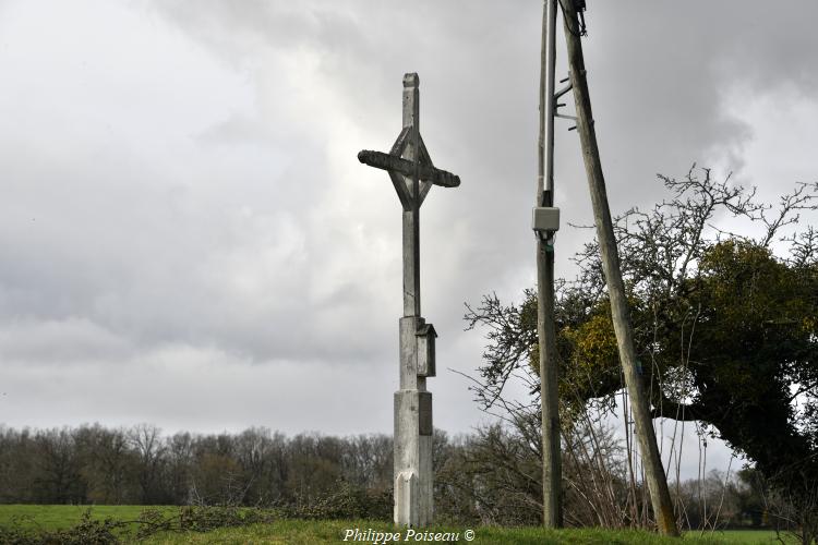 Croix du village de Cherault