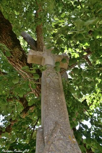 Croix et pierre des morts de Beuvron Nièvre Passion