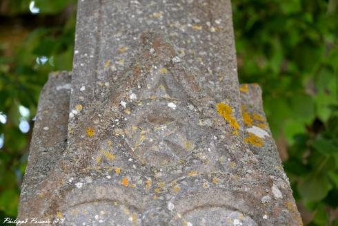 Croix et pierre des morts de Beuvron Nièvre Passion
