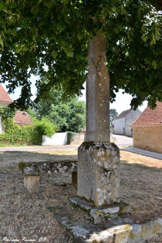 Croix et pierre des morts de Beuvron Nièvre Passion