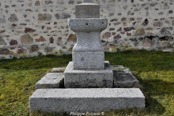 Pierre des morts de Planchez