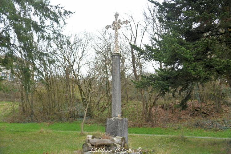 La croix du Jubilé de Marigny-sur-Yonne