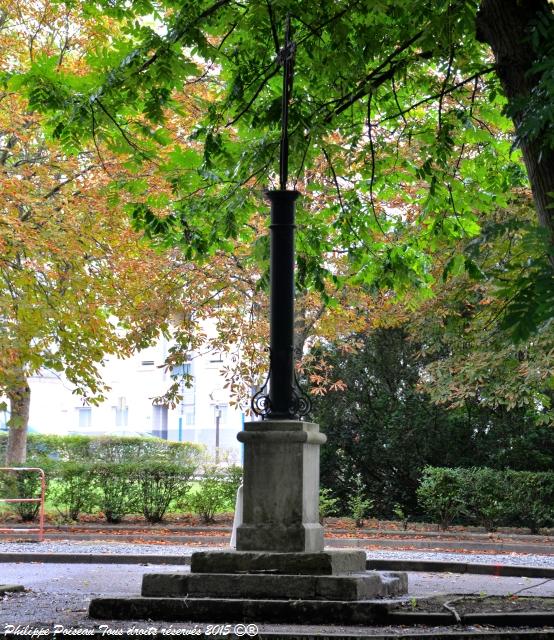 Croix Victor Guéneau de Nevers un beau patrimoine.