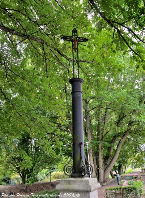 Croix Victor Guéneau de Nevers Nièvre Passion