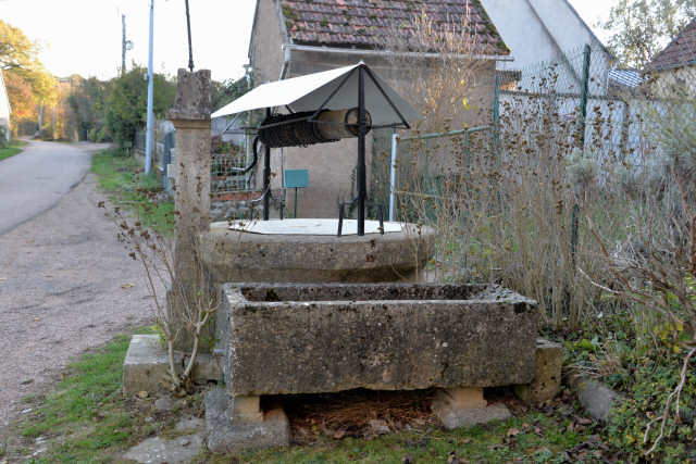 Puits du village de Cropigny Nièvre Passion