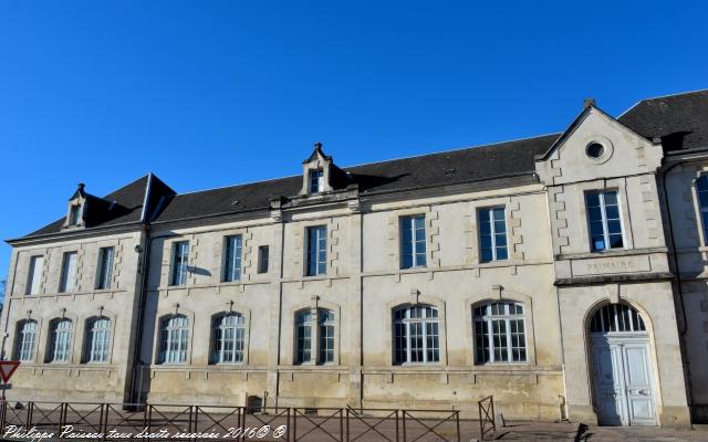 École de la Charité sur Loire un patrimoine