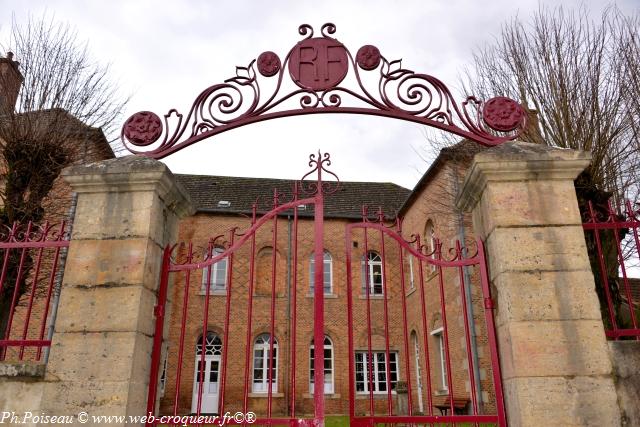 École de Dornes un patrimoine vernaculaire