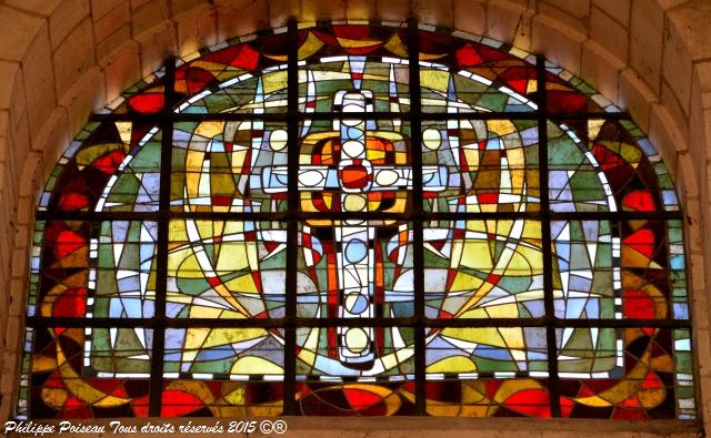 Vitraux de Notre Dame de La Charité-sur-Loire un remarquable patrimoine