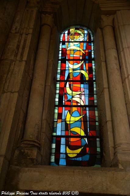 Vitraux de Notre Dame la Charité sur Loire Nièvre Passion