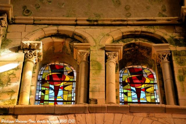 Vitraux de Notre Dame la Charité sur Loire Nièvre Passion