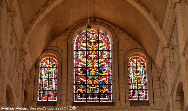 Vitraux de Notre Dame la Charité sur Loire Nièvre Passion