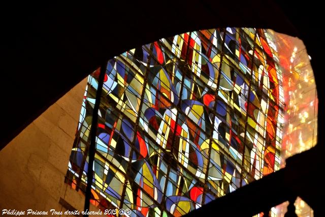 Vitraux de Notre Dame la Charité sur Loire Nièvre Passion