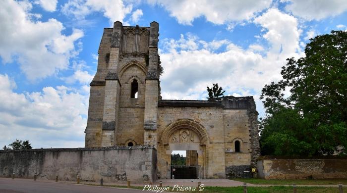 Abbaye Notre Dame de Donzy le Pré un beau patrimoine