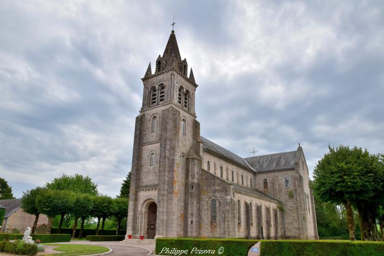 Intérieur de l’église de Dun-les-Places un patrimoine