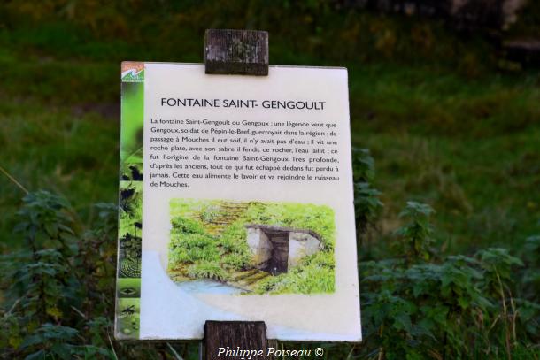 monolithe de Mouches