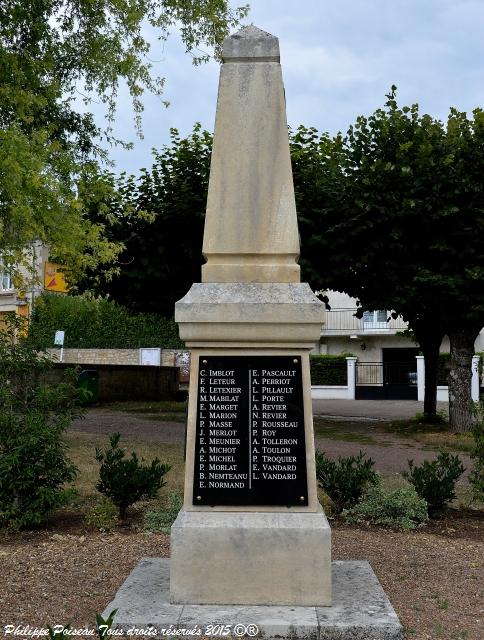 Monument aux Morts Garchy Nièvre Passion