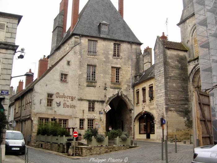 Porterie du prieuré de La Charité sur Loire un beau patrimoine