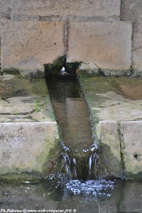 Lavoir de Crux la Ville