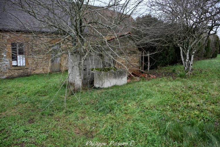 Le petit lavoir des Bordes