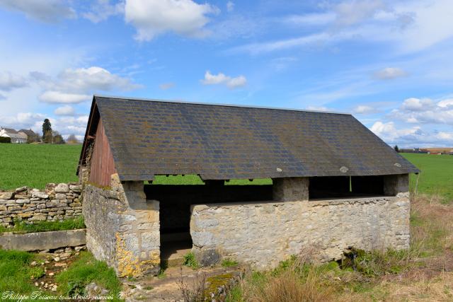 Lavoir de Cizely un patrimoine vernaculaire