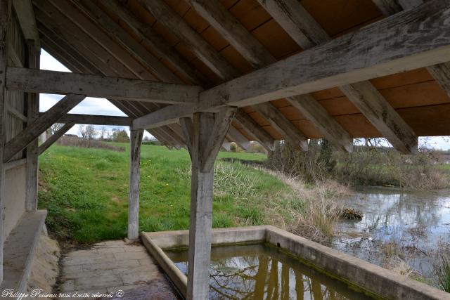 Lavoir de Diennes Aubigny "Les Chaises"
