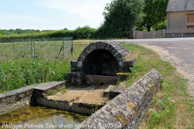 Lavoir central de Frasnay Reugny