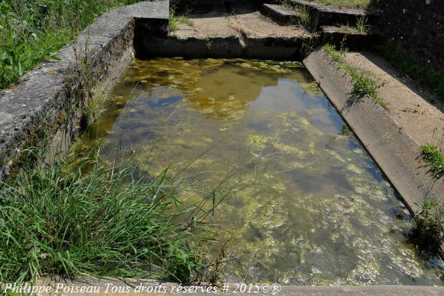 Lavoir central de Frasnay Reugny