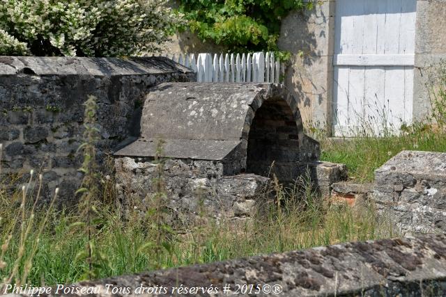 Lavoir central de Frasnay Reugny