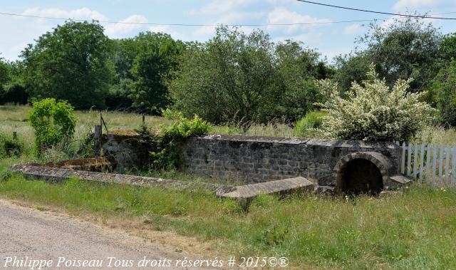 Lavoir central de Frasnay Reugny