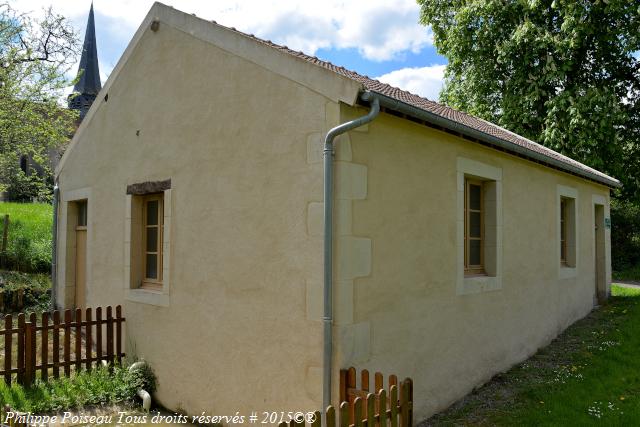 Lavoir couvert de Héry