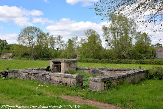 Lavoir du centre d'Héry
