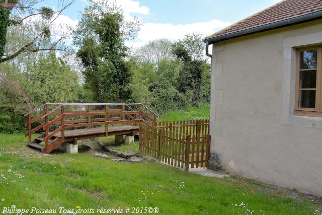 Lavoir couvert de Héry