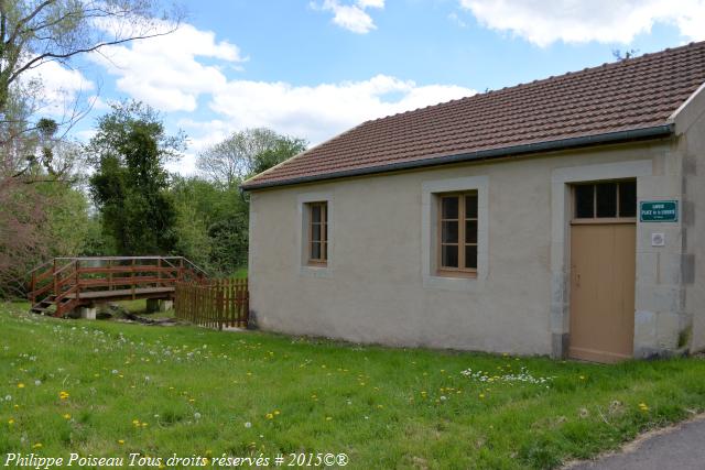 Lavoir couvert de Héry