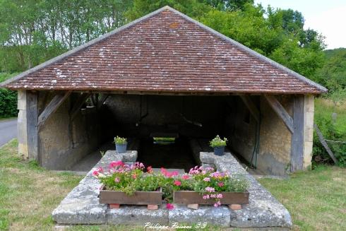 Lavoir les Pénitiaux un beau patrimoine de Colmery