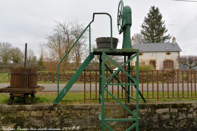 Lavoir du bourg de Saint-Firmin