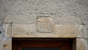 Linteau de porte de Saint-Saulge