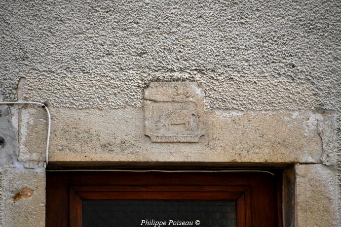 Linteau de porte de Saint-Saulge