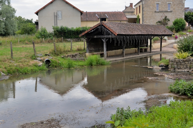 Lavoir de Lucenay les Aix