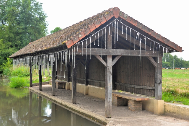 Lavoir de Lucenay les Aix