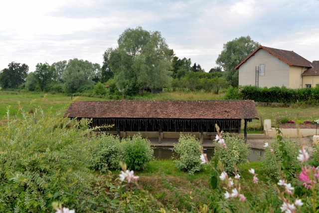 Lavoir de Lucenay les Aix