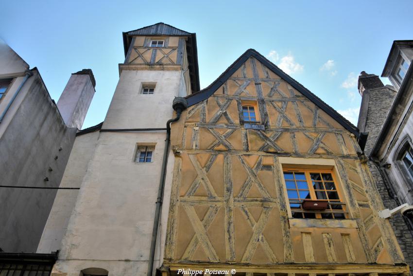 Une maison à pans de bois rue des fruits de Clamecy